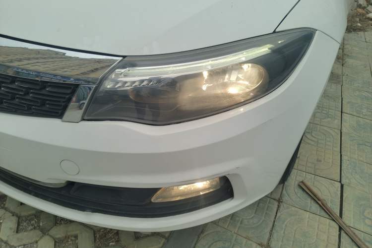 Used Qoros 3 2018 Sedan 1.6L Automatic Leading Model Left Front Headlight