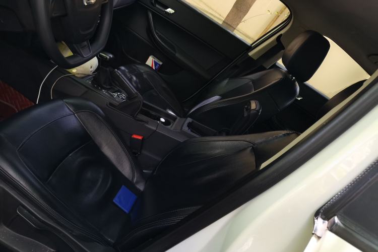 Used Qoros 3 2018 Sedan 1.6L Automatic Leading Model Left Front Seat