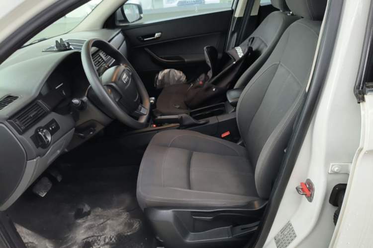 Used Qoros 3 2018 Sedan 1.6L Automatic Leading Model Left Front Seat