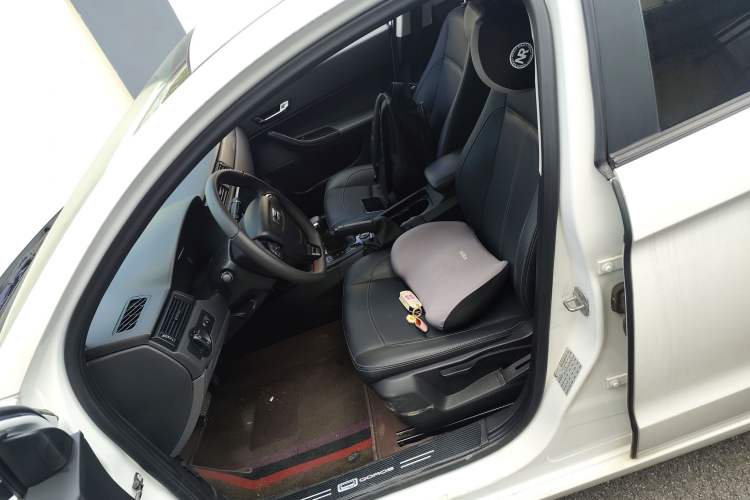 Used Qoros 3 2018 Sedan 1.6L Automatic Leading Model Left Front Seat