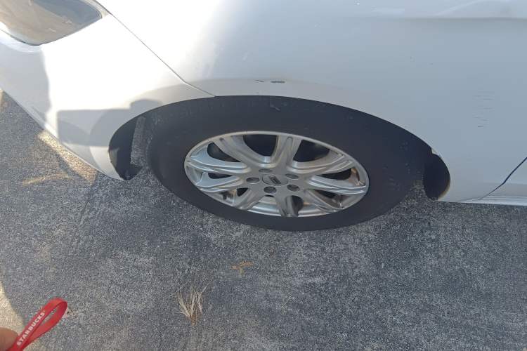 Used Qoros 3 2018 Sedan 1.6L Automatic Leading Model Left Front Wheel Hub