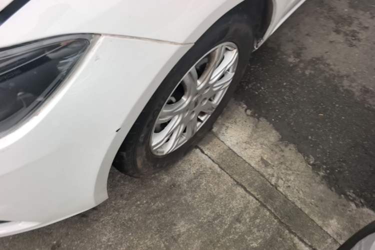 Used Qoros 3 2018 Sedan 1.6L Automatic Leading Model Left Front Wheel Hub