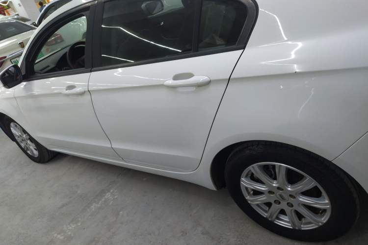 Used Qoros 3 2018 Sedan 1.6L Automatic Leading Model Left Side