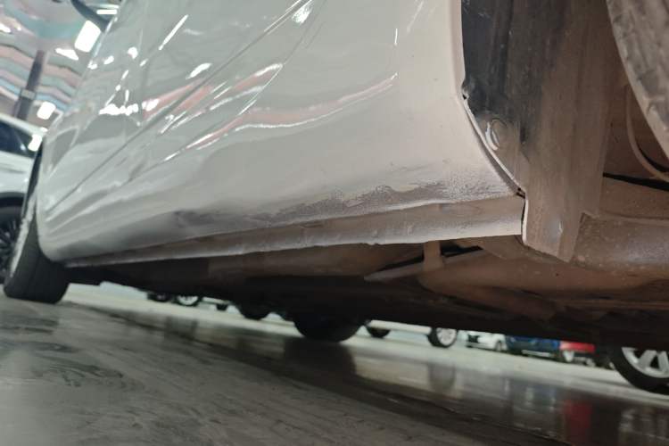Used Qoros 3 2018 Sedan 1.6L Automatic Leading Model Left Side Sill