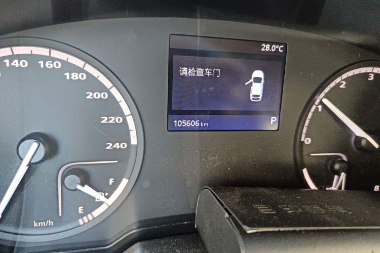 Used Qoros 3 2018 Sedan 1.6L Automatic Leading Model Odometer Close Up