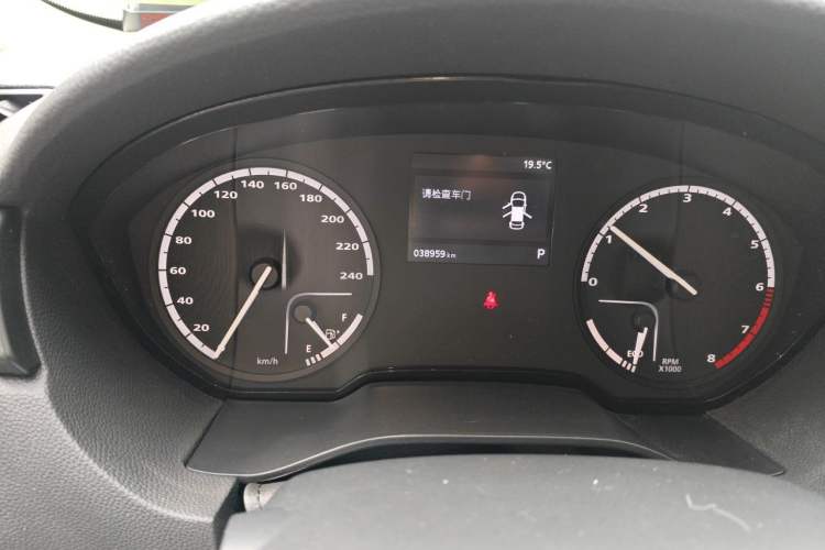 Used Qoros 3 2018 Sedan 1.6L Automatic Leading Model Odometer Close Up