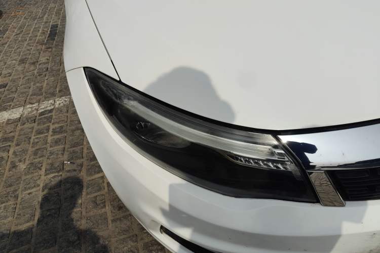 Used Qoros 3 2018 Sedan 1.6L Automatic Leading Model Right Front Headlight