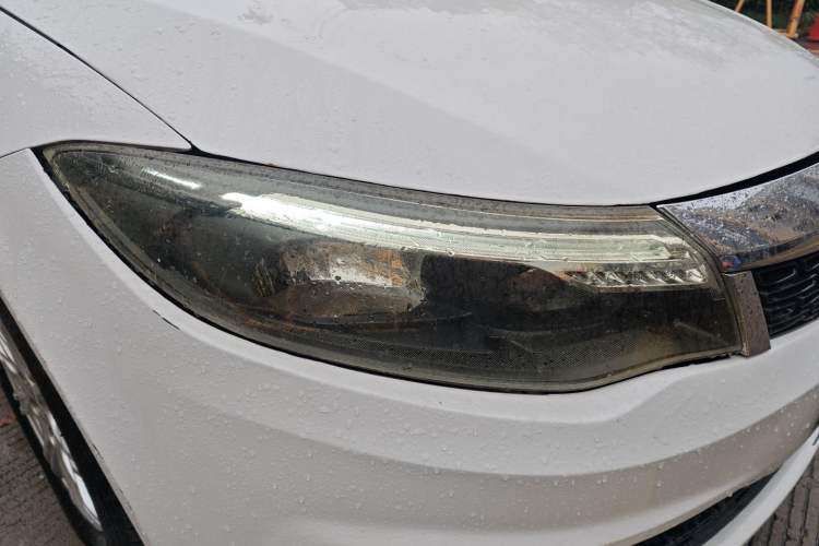 Used Qoros 3 2018 Sedan 1.6L Automatic Leading Model Right Front Headlight