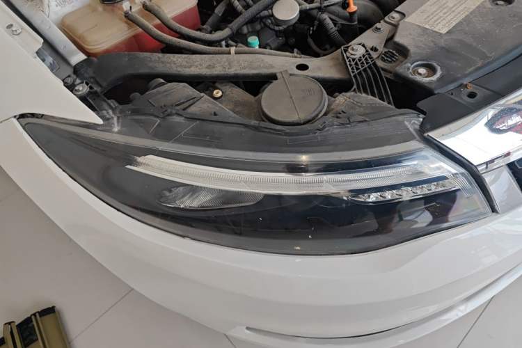 Used Qoros 3 2018 Sedan 1.6L Automatic Leading Model Right Front Headlight