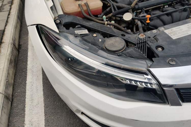Used Qoros 3 2018 Sedan 1.6L Automatic Leading Model Right Front Headlight
