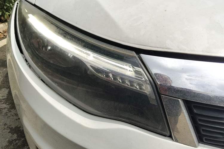 Used Qoros 3 2018 Sedan 1.6L Automatic Leading Model Right Front Headlight