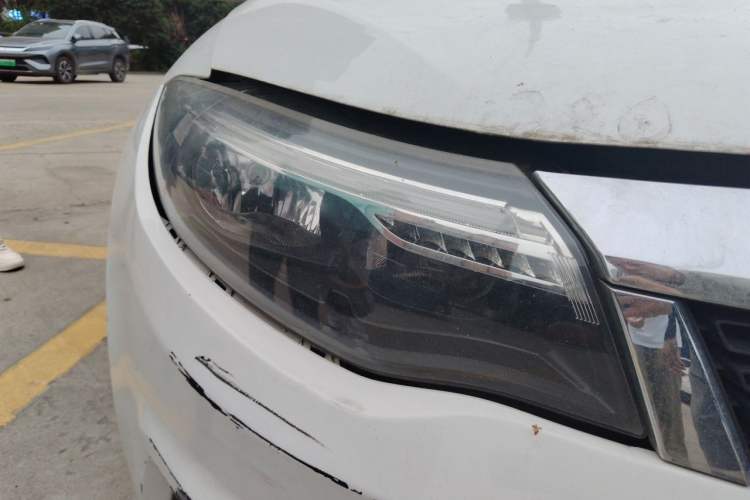 Used Qoros 3 2018 Sedan 1.6L Automatic Leading Model Right Front Headlight