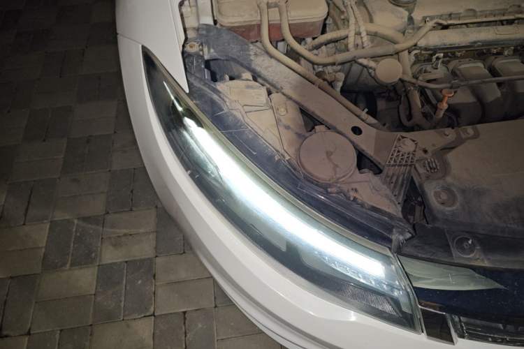 Used Qoros 3 2018 Sedan 1.6L Automatic Leading Model Right Front Headlight