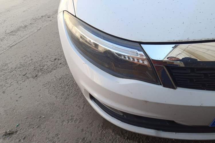 Used Qoros 3 2018 Sedan 1.6L Automatic Leading Model Right Front Headlight
