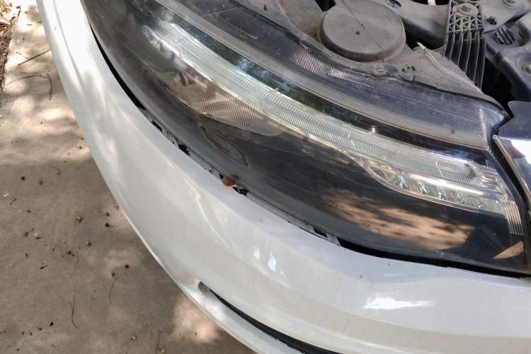Used Qoros 3 2018 Sedan 1.6L Automatic Leading Model Right Front Headlight