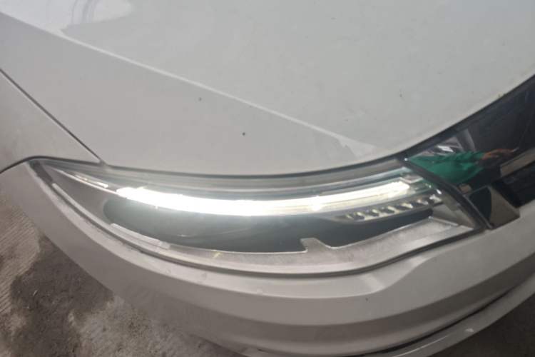 Used Qoros 3 2018 Sedan 1.6L Automatic Leading Model Right Front Headlight