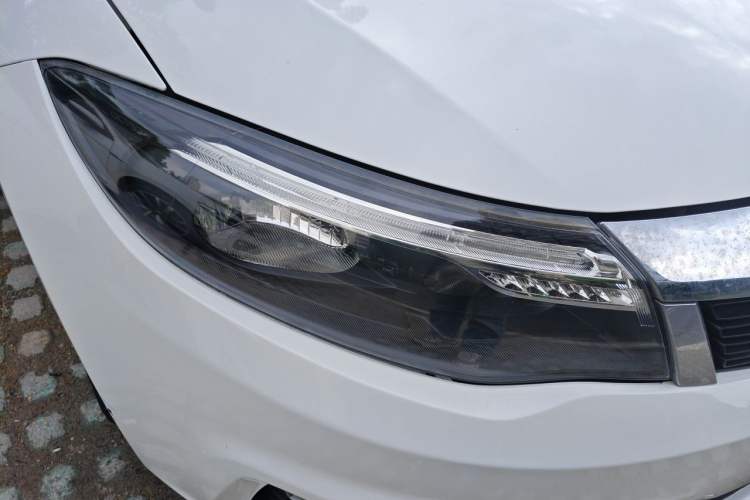 Used Qoros 3 2018 Sedan 1.6L Automatic Leading Model Right Front Headlight