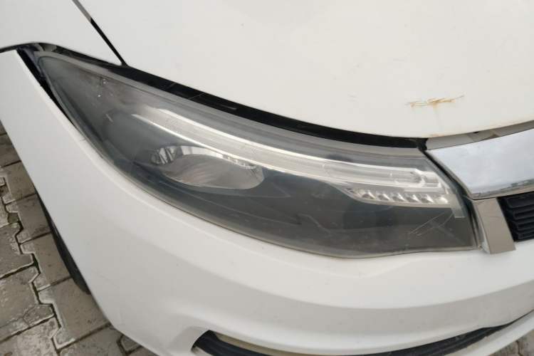 Used Qoros 3 2018 Sedan 1.6L Automatic Leading Model Right Front Headlight