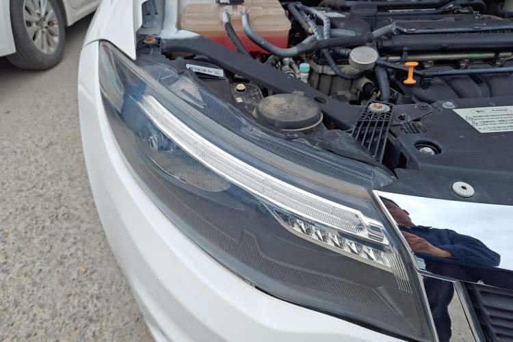 Used Qoros 3 2018 Sedan 1.6L Automatic Leading Model Right Front Headlight