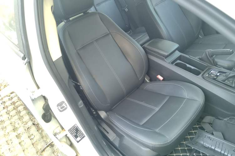 Used Qoros 3 2018 Sedan 1.6L Automatic Leading Model Right Front Seat
