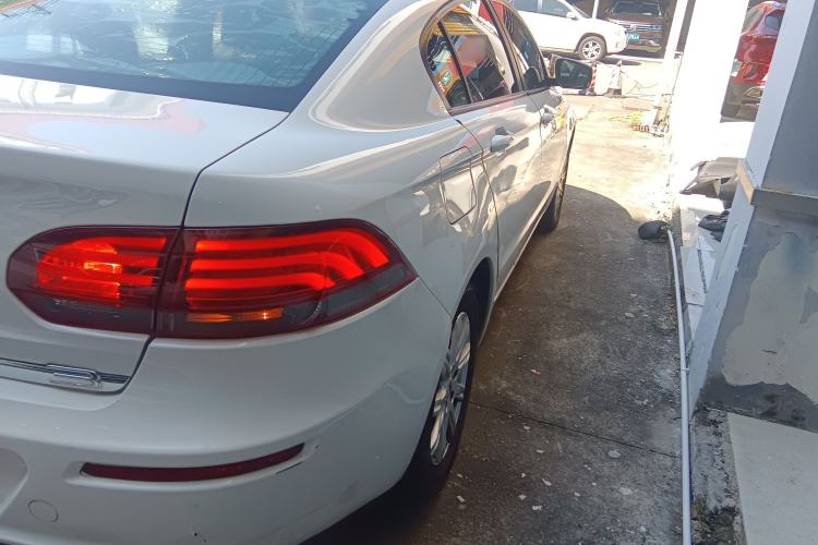 Used Qoros 3 2018 Sedan 1.6L Automatic Leading Model Right Rear Taillight