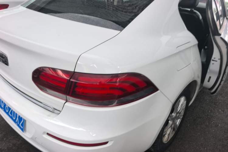 Used Qoros 3 2018 Sedan 1.6L Automatic Leading Model Right Rear Taillight