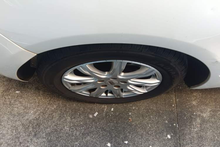 Used Qoros 3 2018 Sedan 1.6L Automatic Leading Model Right Rear Wheel Hub