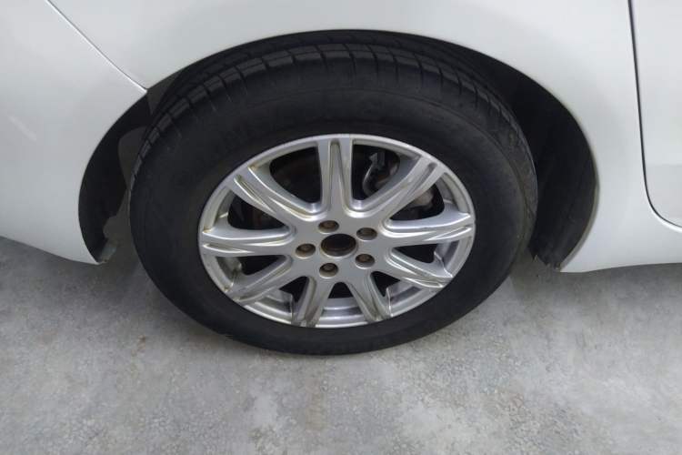 Used Qoros 3 2018 Sedan 1.6L Automatic Leading Model Right Rear Wheel Hub