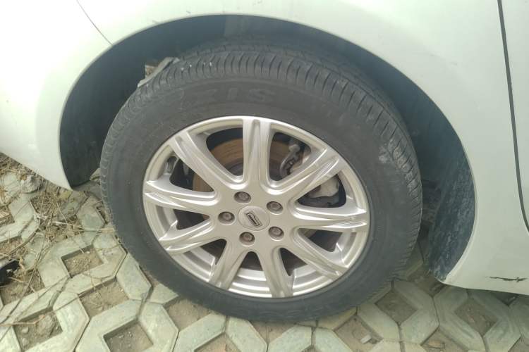 Used Qoros 3 2018 Sedan 1.6L Automatic Leading Model Right Rear Wheel Hub