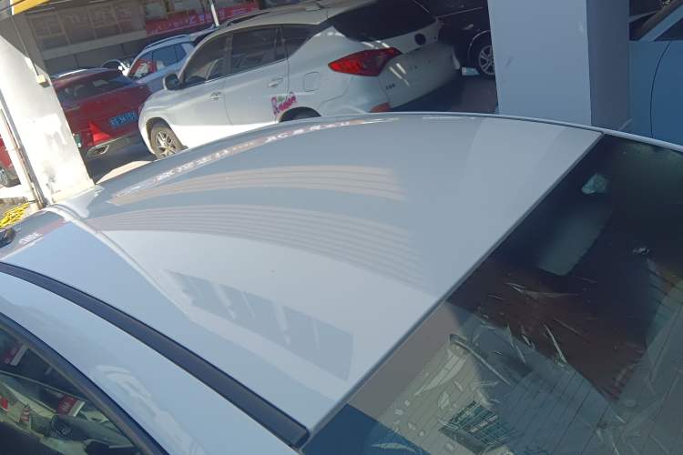 Used Qoros 3 2018 Sedan 1.6L Automatic Leading Model Roof