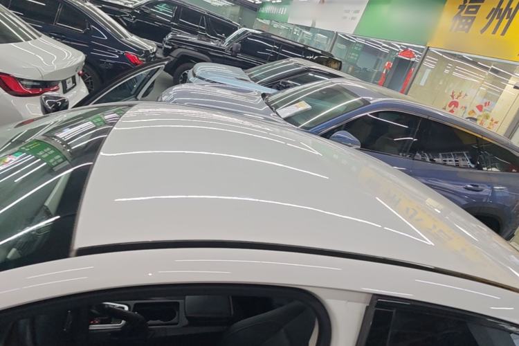 Used Qoros 3 2018 Sedan 1.6L Automatic Leading Model Roof