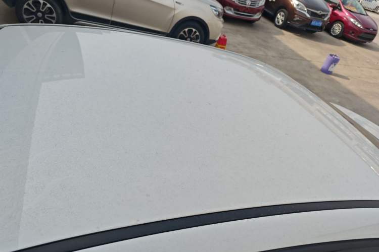 Used Qoros 3 2018 Sedan 1.6L Automatic Leading Model Roof