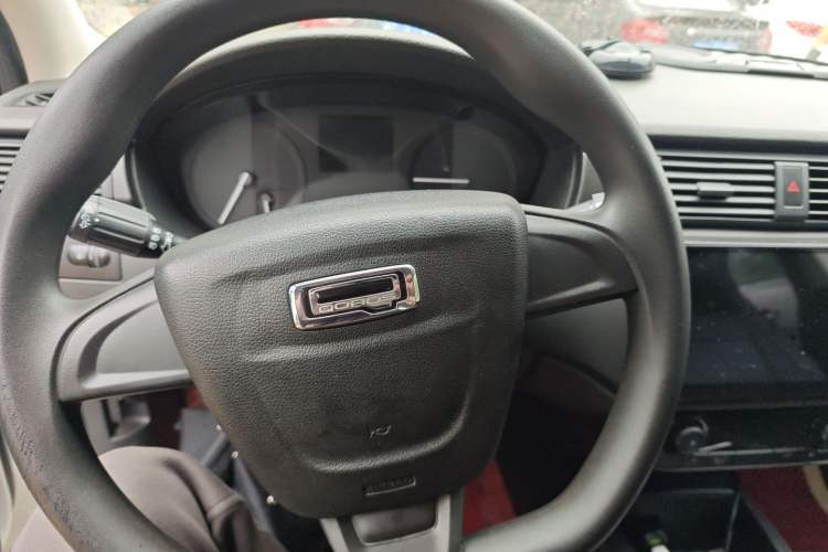 Used Qoros 3 2018 Sedan 1.6L Automatic Leading Model Steering Wheel