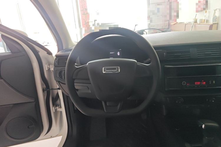 Used Qoros 3 2018 Sedan 1.6L Automatic Leading Model Steering Wheel
