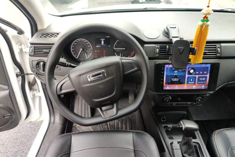 Used Qoros 3 2018 Sedan 1.6L Automatic Leading Model Steering Wheel