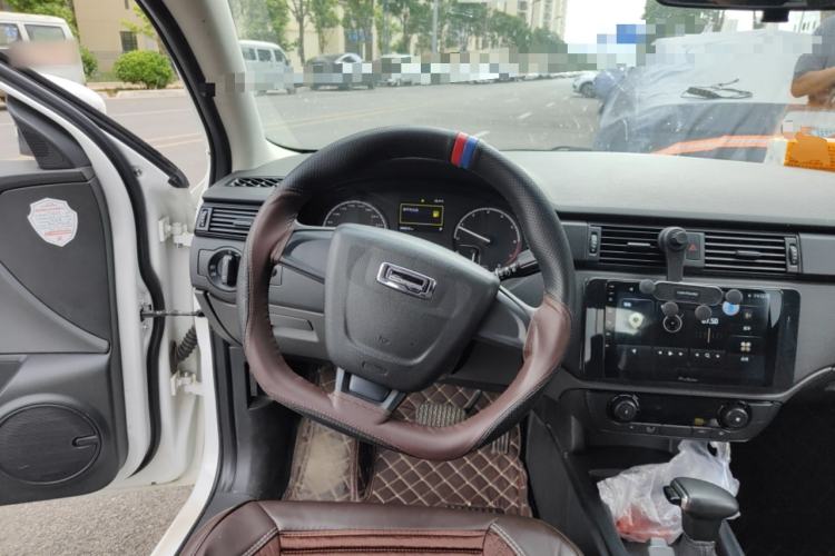 Used Qoros 3 2018 Sedan 1.6L Automatic Leading Model Steering Wheel