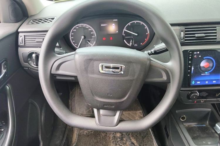 Used Qoros 3 2018 Sedan 1.6L Automatic Leading Model Steering Wheel