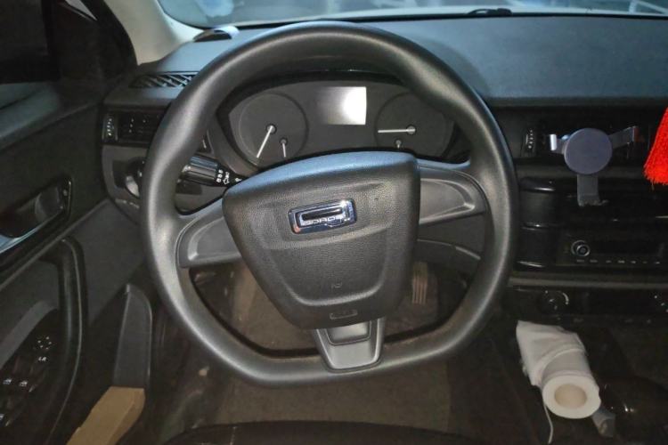 Used Qoros 3 2018 Sedan 1.6L Automatic Leading Model Steering Wheel