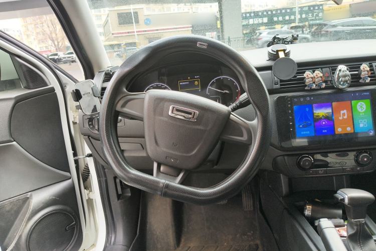 Used Qoros 3 2018 Sedan 1.6L Automatic Leading Model Steering Wheel