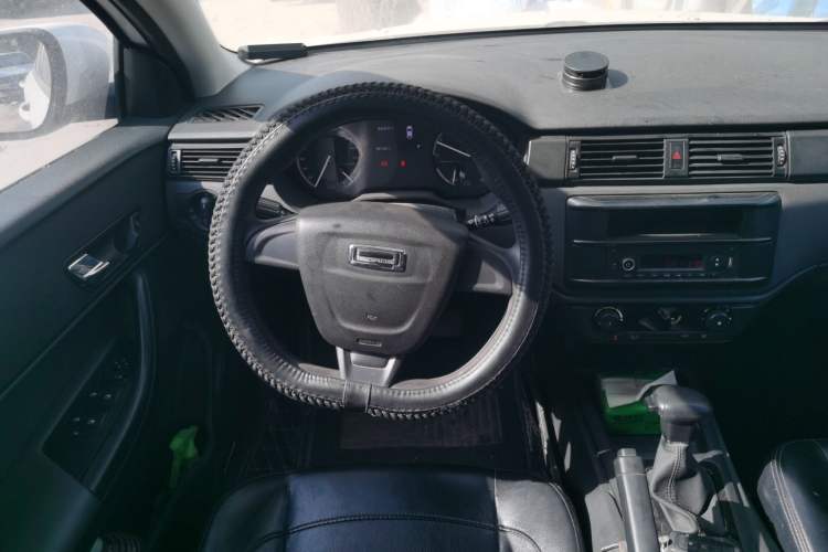 Used Qoros 3 2018 Sedan 1.6L Automatic Leading Model Steering Wheel