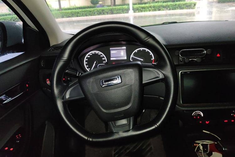Used Qoros 3 2018 Sedan 1.6L Automatic Leading Model Steering Wheel