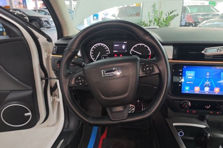 Used Qoros 3 2018 Sedan 1.6L Automatic Leading Model Steering Wheel