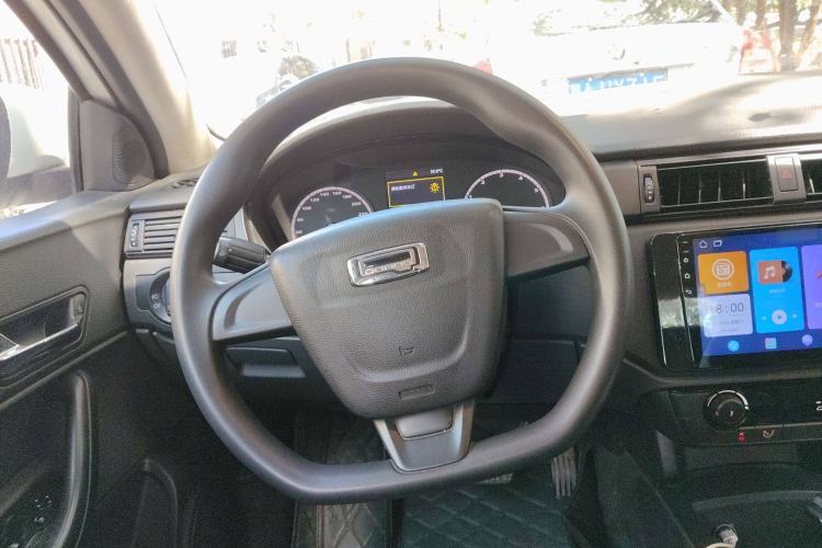 Used Qoros 3 2018 Sedan 1.6L Automatic Leading Model Steering Wheel