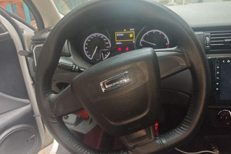 Used Qoros 3 2018 Sedan 1.6L Automatic Leading Model Steering Wheel