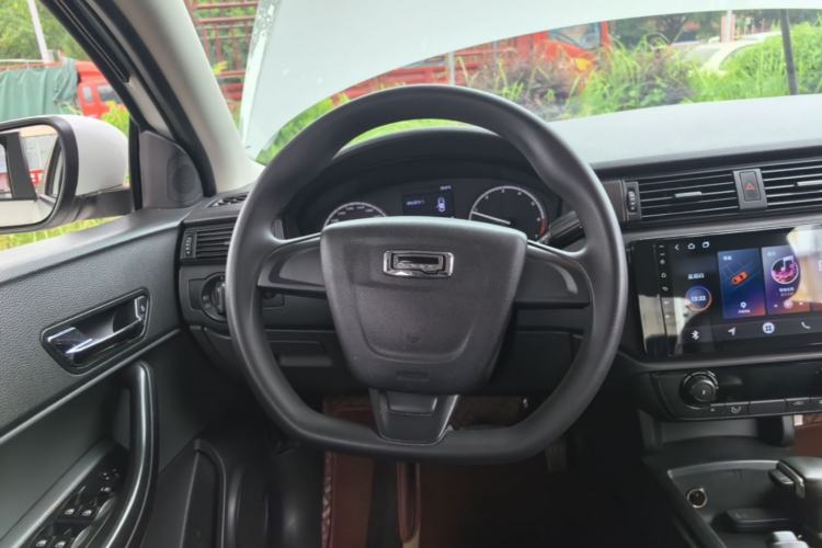 Used Qoros 3 2018 Sedan 1.6L Automatic Leading Model Steering Wheel