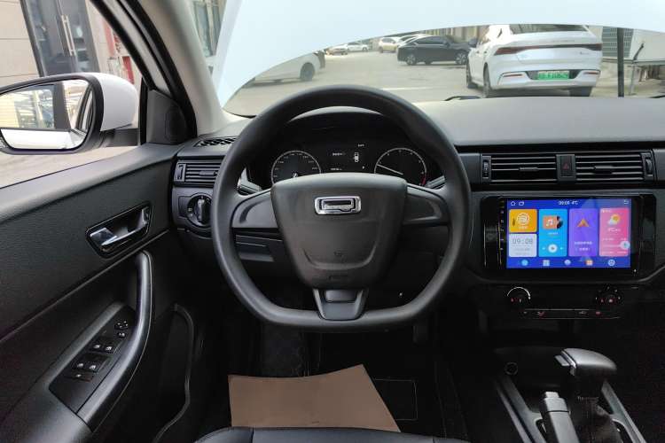 Used Qoros 3 2018 Sedan 1.6L Automatic Leading Model Steering Wheel