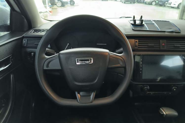 Used Qoros 3 2018 Sedan 1.6L Automatic Leading Model Steering Wheel