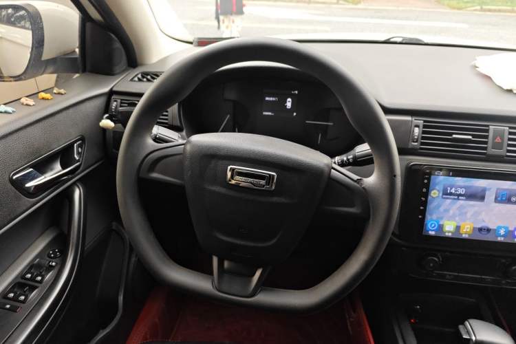 Used Qoros 3 2018 Sedan 1.6L Automatic Leading Model Steering Wheel