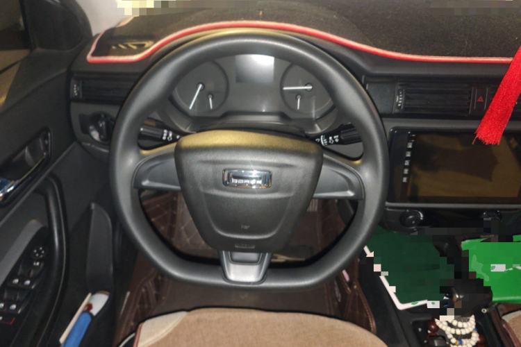 Used Qoros 3 2018 Sedan 1.6L Automatic Leading Model Steering Wheel