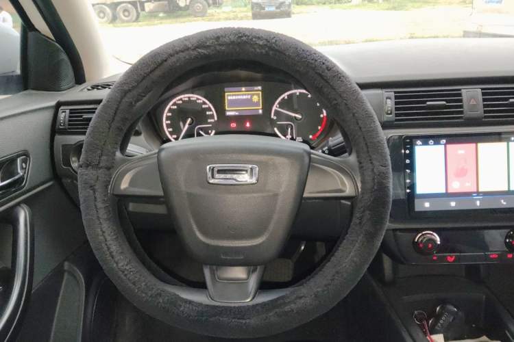 Used Qoros 3 2018 Sedan 1.6L Automatic Leading Model Steering Wheel